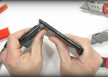 OnePlus 10 Pro Build Quality Comes Under Scanner As Phone Bends In Half In Torture Test Video