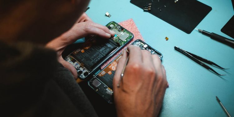 Samsung To Use Recycled Parts To Repair Smartphones, Tablets