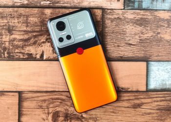 Realme GT Neo 3 Naruto Edition